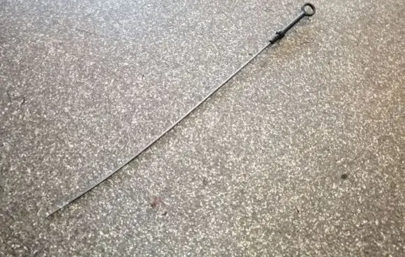 Fiat 500L Oil level dip stick 