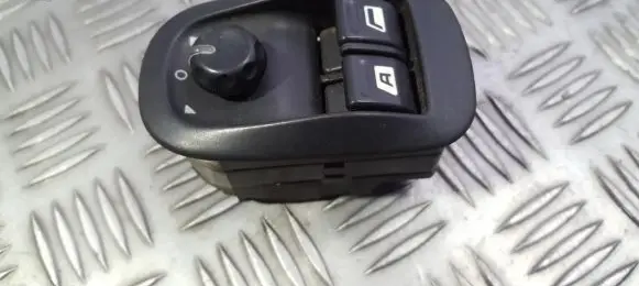 Peugeot 206 Wing mirror switch