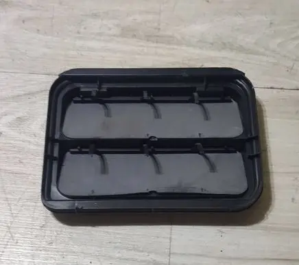 Dacia Jogger Quarter panel pressure vent 7700838358