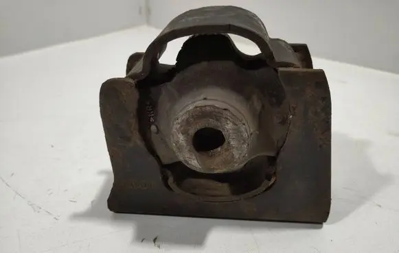Toyota Auris 150 Engine mount bracket 123610d180