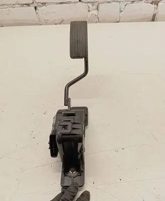 Mitsubishi Grandis Accelerator throttle pedal APM30005
