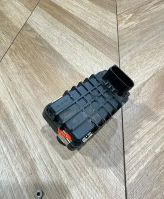 Mercedes-Benz CLS C219 Turbine electric control actuator 810252080601