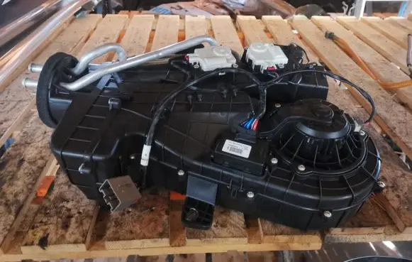 Dodge Durango III Interior heater climate box assembly F00S3B2447 68186198AD