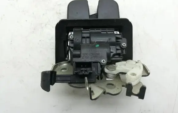 Audi A5 8T 8F Tailgate/trunk/boot lock/catch/latch 8R0827505