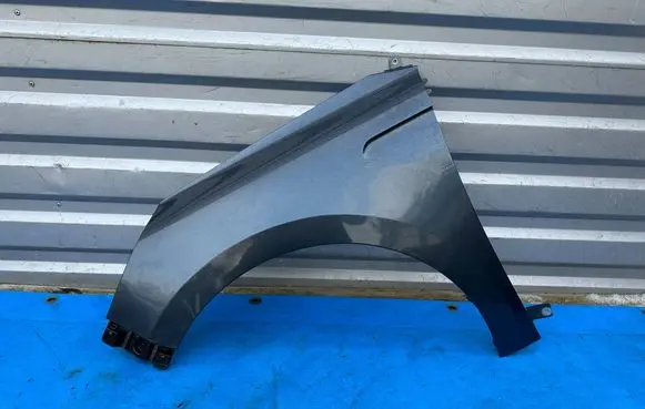 Renault Clio V Fender 625615679R 3331C