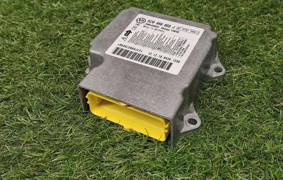 Volkswagen Jetta VI Airbag control unit/module 5C0959655J 5WK44643