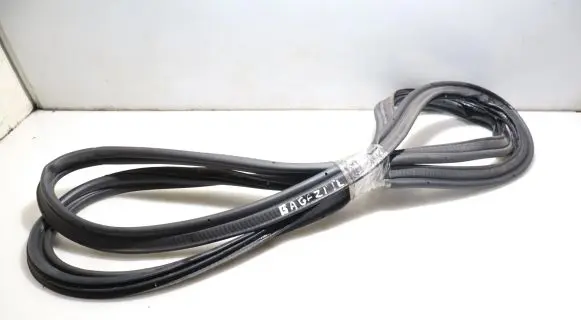 Seat Leon (5F) Seal rubber (tailgate) 