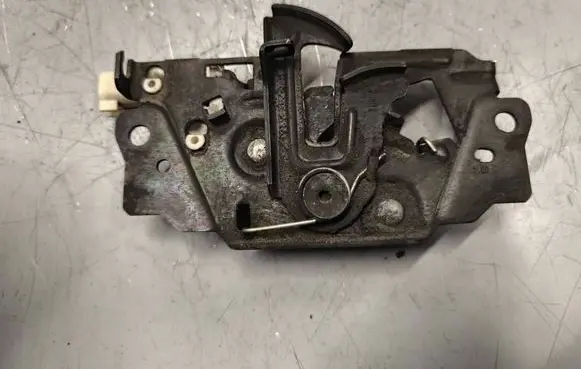 Ford Focus Engine bonnet/hood lock/latch loop/hook B0XYA
