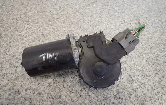 Nissan Almera Tino Wiper motor MSZ