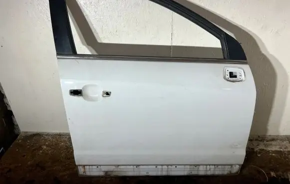 Opel Antara Front door