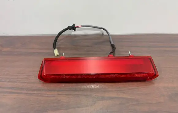 Subaru Outback (BS) Third/center stoplight 0213885 VC02135
