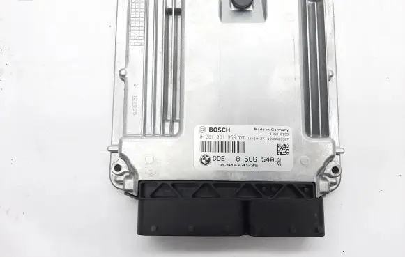 BMW X3 F25 Engine control unit/module 8586540