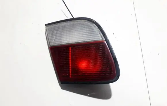 Nissan Almera Tailgate rear/tail lights A06HBL