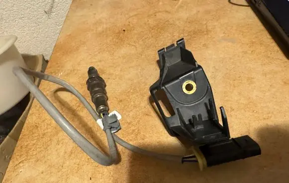 BMW 1 F40 Lambda probe sensor 945471001