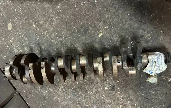 Mercedes-Benz E W124 Crankshaft 60323d30