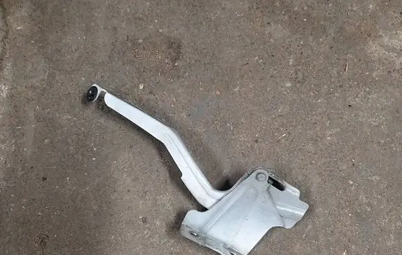 Nissan Note (E12) Engine bonnet/hood hinges