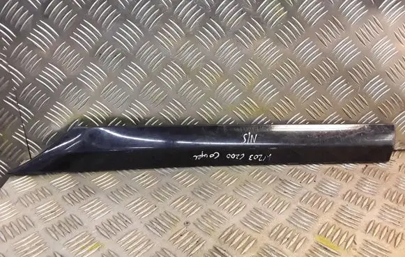 Mercedes-Benz C W203 Rear fender molding trim A2036900762 2036900762