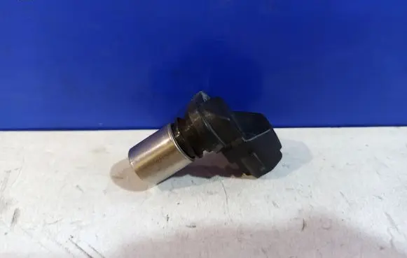Volvo S80 Crankshaft position sensor 30713485 0296001211