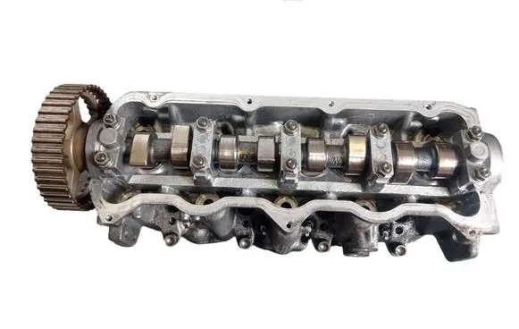 Volkswagen PASSAT B6 Engine head 038103373E