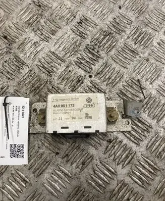 Audi A6 S6 C4 4A Alarm control unit/module 4A0951173