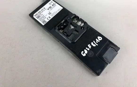 Volkswagen Golf VIII Aerial antenna amplifier 5WA035741B