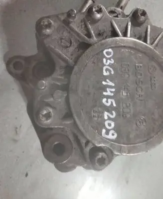 Skoda Octavia Mk2 (1Z) Vacuum pump 03G145209
