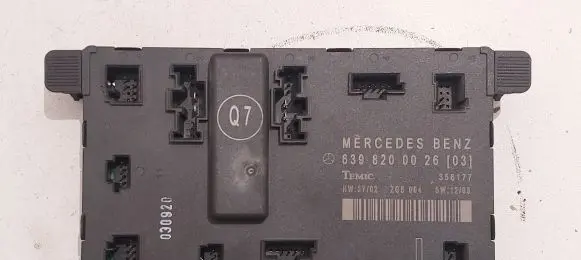 Mercedes-Benz Vito Viano W639 Door control unit/module 6398200026 ZGS004 356177