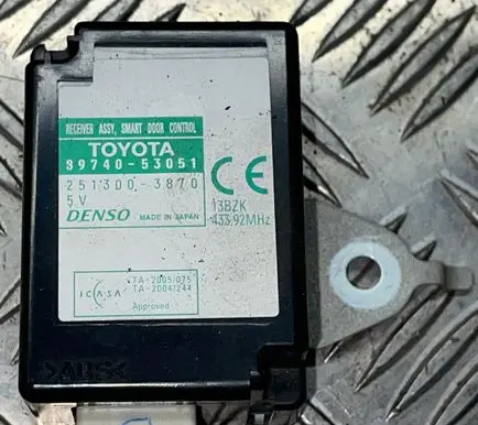 Lexus IS 220D-250-350 Door control unit/module 8974053051