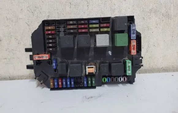 Mercedes-Benz S W221 Fuse module A2215403150 08022155 A2215450001