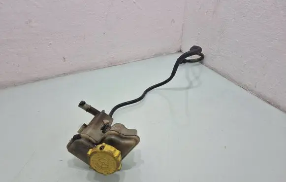 Ford Fiesta Power steering fluid tank/reservoir 