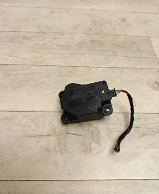 Volvo V70 Air flap motor/actuator 6G9N19E616 PL1607526