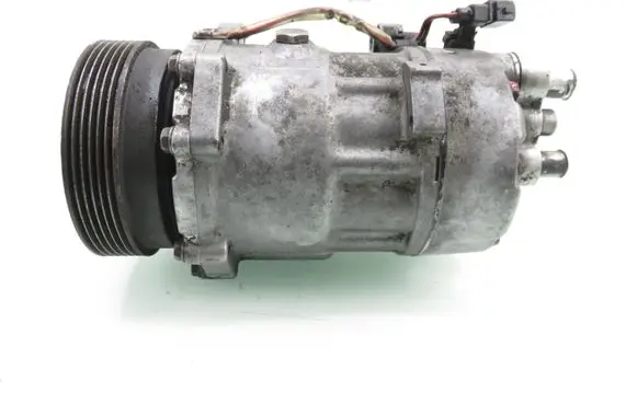 Volkswagen Golf III Air conditioning (A/C) compressor (pump)
