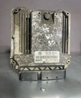 Volkswagen Touran I Engine control unit/module 03G906016CB 1039S06216 0281011000