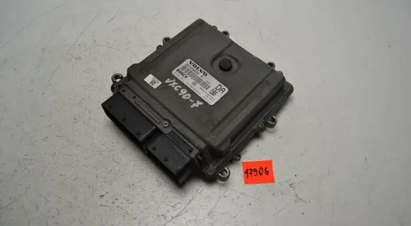 Volvo XC90 Engine control unit/module 30729826A 0281012103