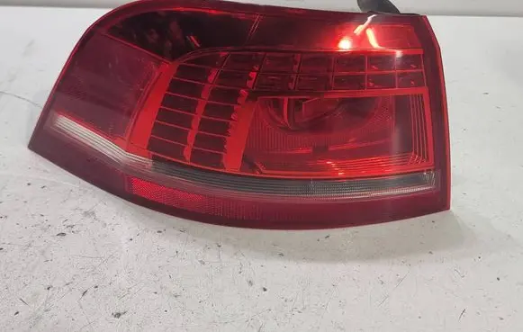Volkswagen PASSAT B7 Rear/tail lights