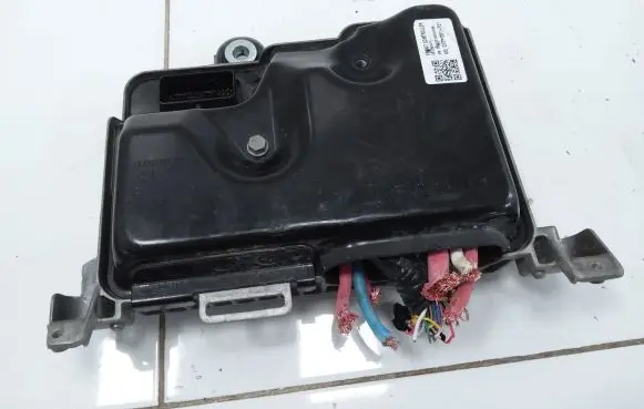 Tesla Model 3 Engine control unit/module 156930300