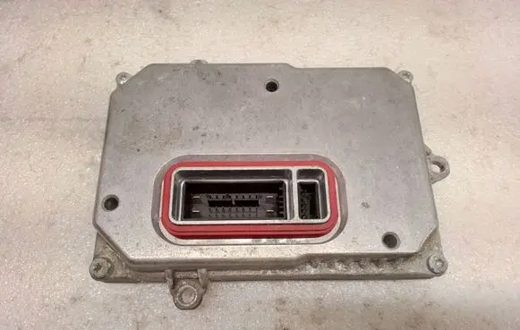 Mercedes-Benz B W245 Headlight ballast module Xenon A1698207185 B316000167