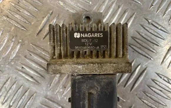 Renault Laguna III Glow plug pre-heat relay 9640469680 BDL712 9640469680A