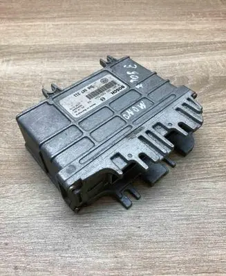 Volkswagen Golf III Engine control unit/module ECU 3A0907311 0261203593