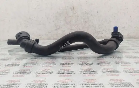 Volkswagen PASSAT B5.5 Engine coolant pipe/hose 8D0121049H