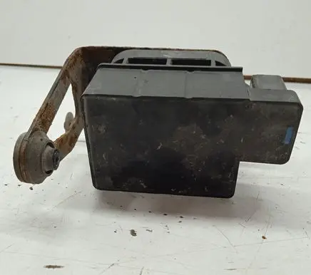 Porsche Panamera (970) Air suspension valve block 97035815302
