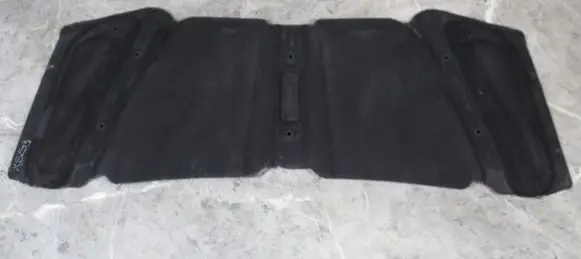 Engine bonnet/hood sound/heat insulation
