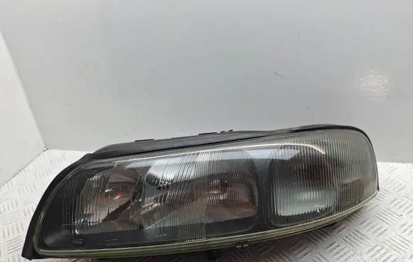 Volvo V70 Headlight/headlamp 8693547 8693572 89007897