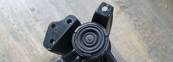Hyundai Tucson TL Engine mount bracket 21810D7000