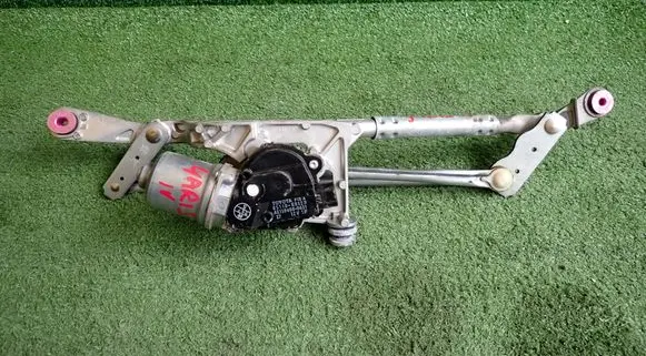 Toyota Yaris XP210 Wiper motor 85110K0120