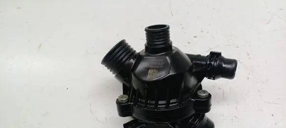 BMW 5 E60 E61 Thermostat/thermostat housing 7536655