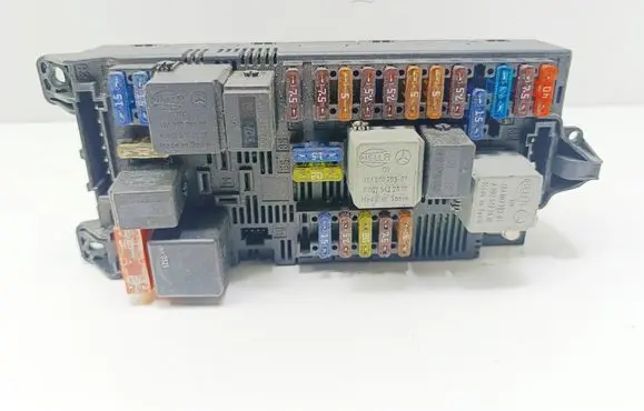Mercedes-Benz E W211 Fuse module 2115453901