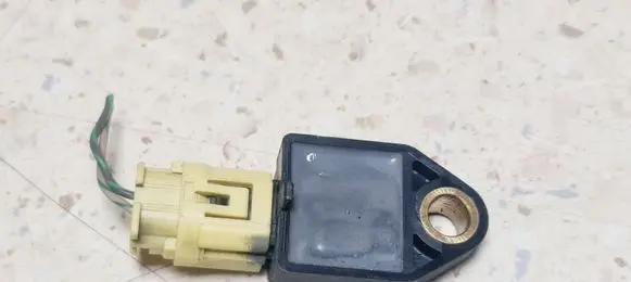Jeep Cherokee III KJ Airbag deployment crash/impact sensor P05084000AA