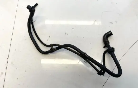 Volkswagen PASSAT B4 Engine coolant pipe/hose