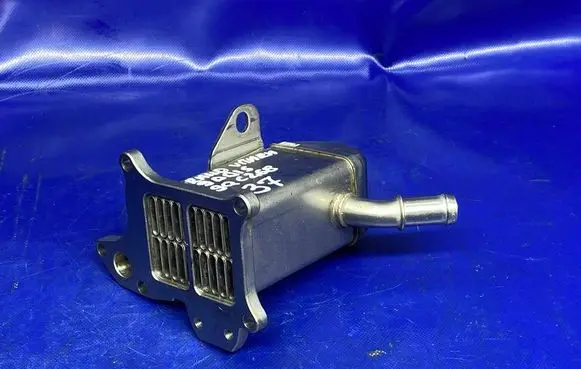 Suzuki Grand Vitara II EGR valve cooler 996936M V29001603